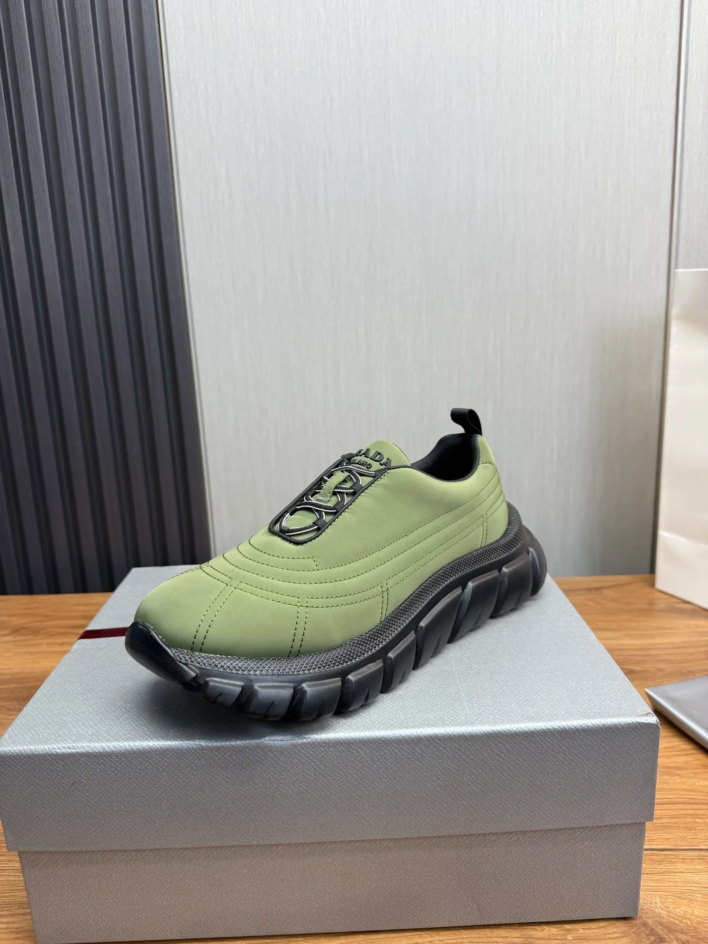 Men's shoes 💰580💰 [PRADA] Men's shoes are popular in the counter, official website synchronization, 1 high-quality shipment ✔️Imported waterproof fabric + cowhide lining, 1🆚1 replica, original sole, 38-45 (45 customized, non-refundable)